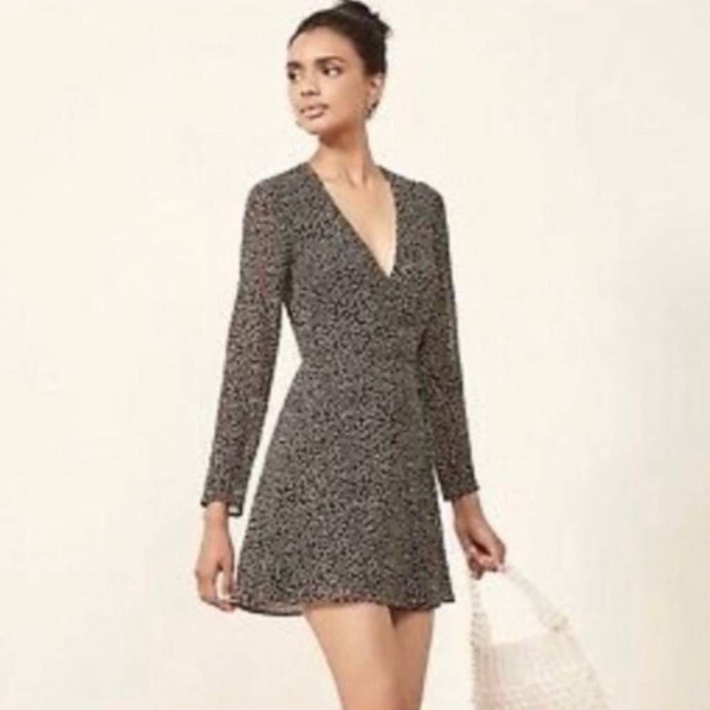 Reformation black and white floral wrap dress Size Small